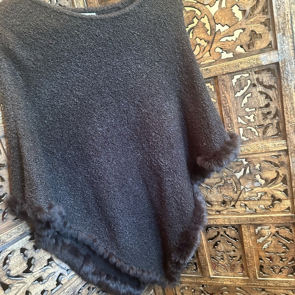 escapada Other - Cozy Brown/Black Faux-Fur Trim Poncho Sweater - Women